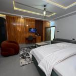 EXECUTIVE SUITES