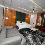 EXECUTIVE SUITES